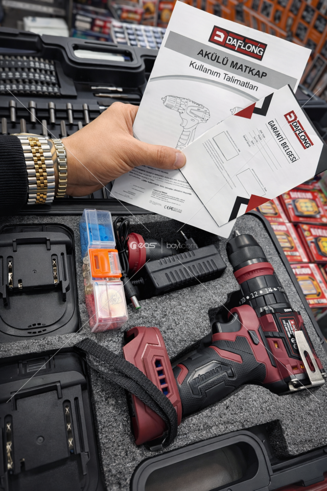 DAFLONG ÇİFT ÇELİK MANDREN+BITS UÇ ÖZELLİKLİ KÖMÜRSÜZ SERİ DARBELİ 20 TORK HIZINDA  ÇİFT BATARYA 85 PARÇA TAKIM SANDIĞI