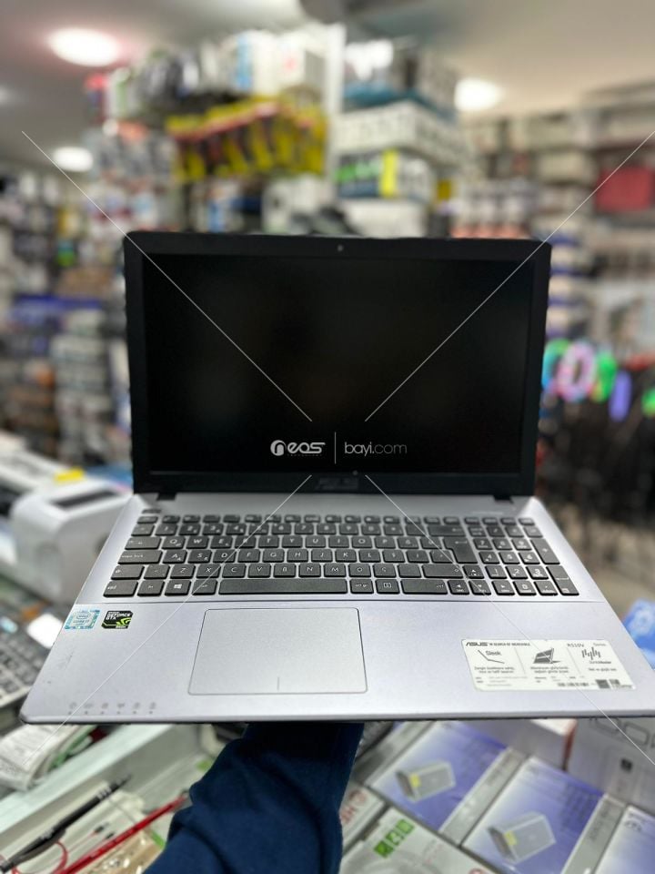 Asus R510V 15,6'' İ76700HQ 24GB RAM FHD LED 120GB SSD NVIDIA GeForce GTX 950M 2GB