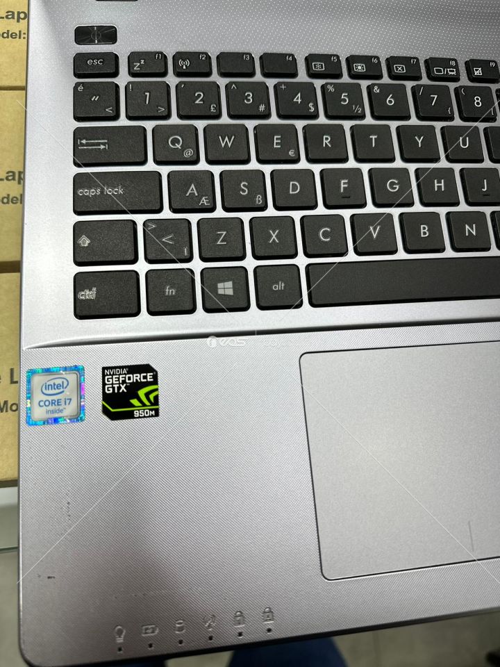 Asus R510V 15,6'' İ76700HQ 24GB RAM FHD LED 120GB SSD NVIDIA GeForce GTX 950M 2GB