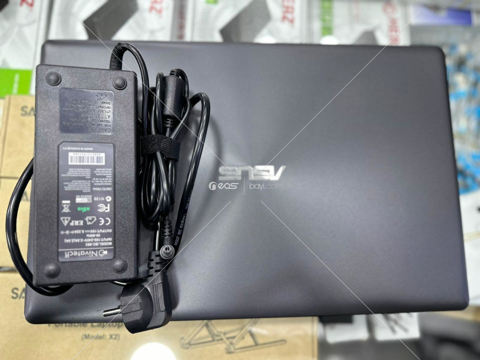 Asus R510V 15,6'' İ76700HQ 24GB RAM FHD LED 120GB SSD NVIDIA GeForce GTX 950M 2GB