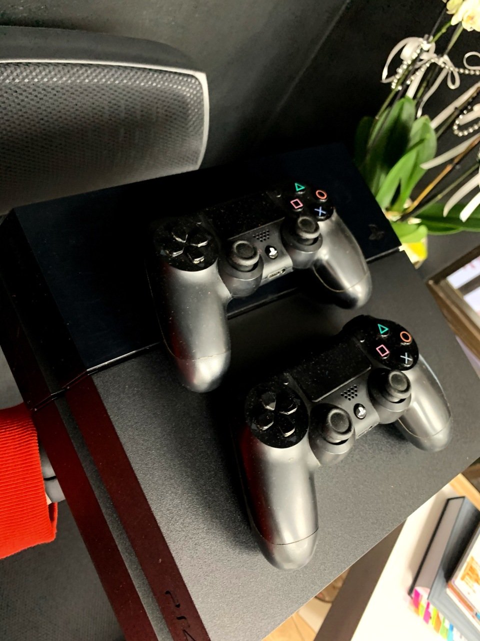 Playstation4 PRO Çift Kol 500GB Disk Temiz Durumda