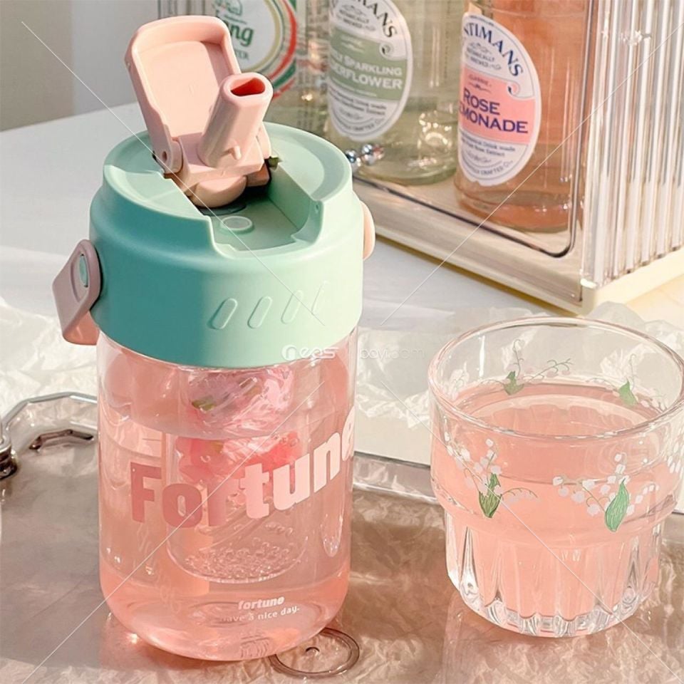 Yeni 550ml yaz kızlar şeffaf su şişesi plastik içecek meyve suyu çay bardağı taşınabilir seyahat plastik su şişesi çay demleme aparatı ile