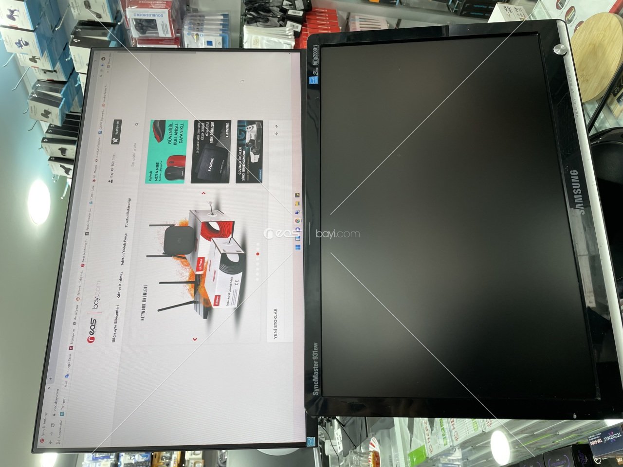 SAMSUNG 19'' Kozmetik %90 Temiz Durumda VGA+DVİ