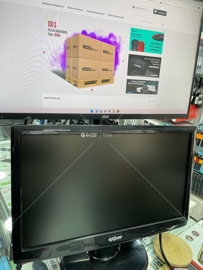 EXPER 19'' Kozmetik %90 Temiz Durumda VGA