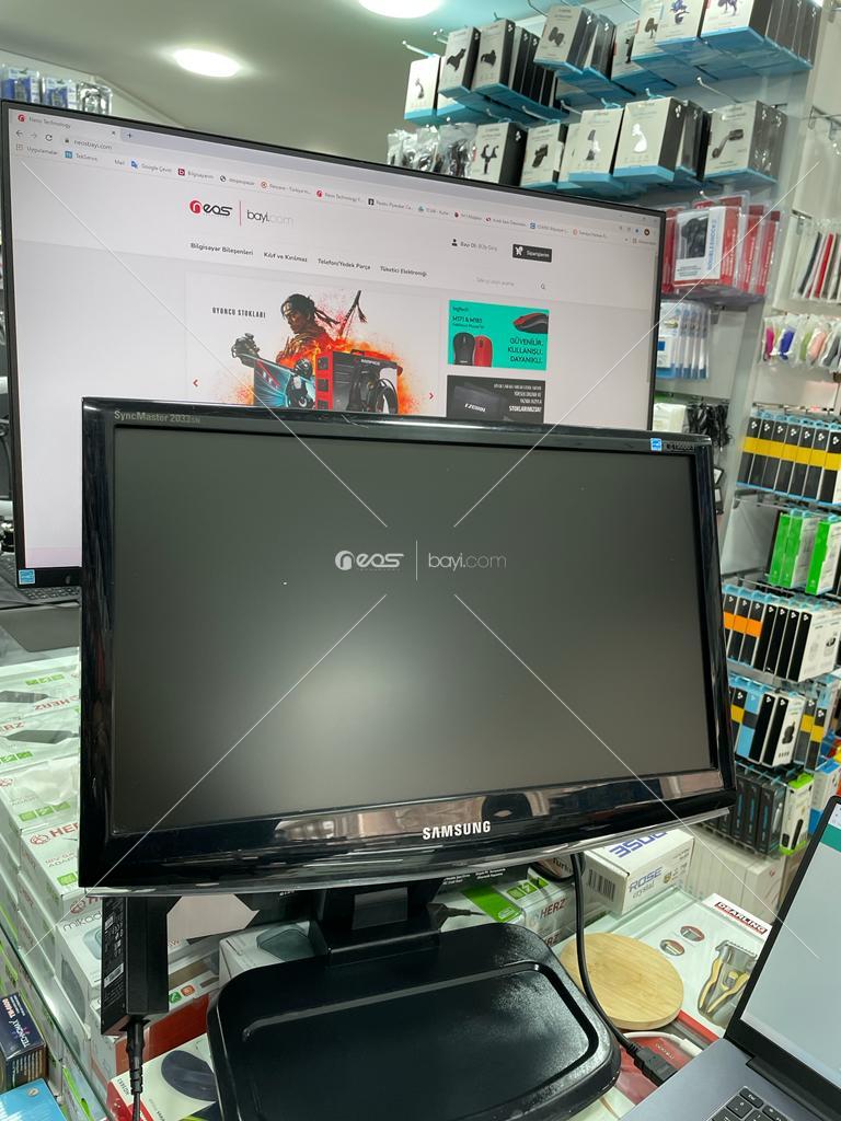 SAMSUNG 19'' Kozmetik %100 Temiz Durumda VGA
