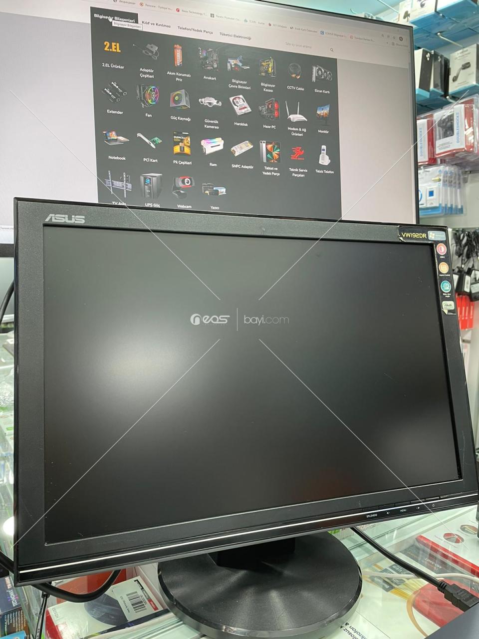 ASUS 19'' Kozmetik %100 Temiz Durumda VGA